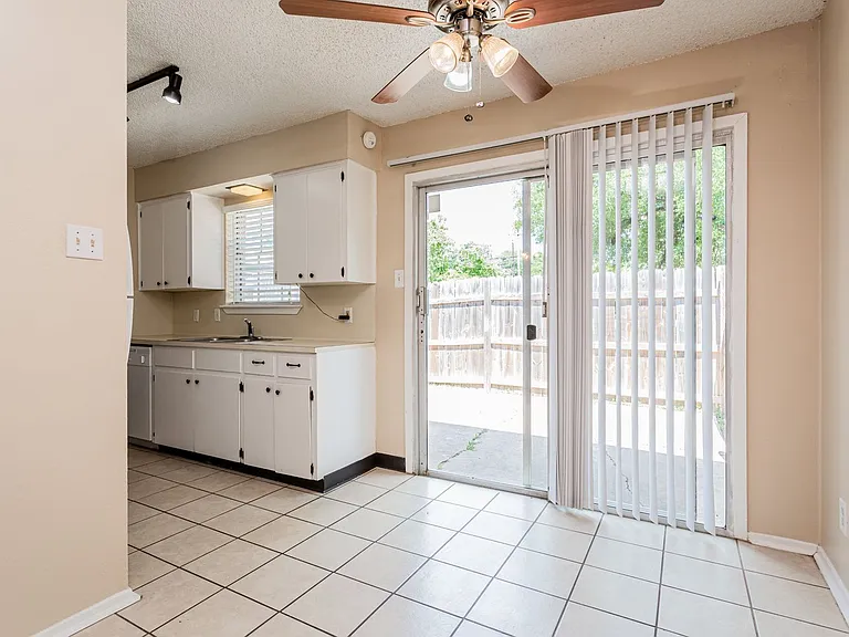 3004 Pecan Springs Rd #B — Photo 6