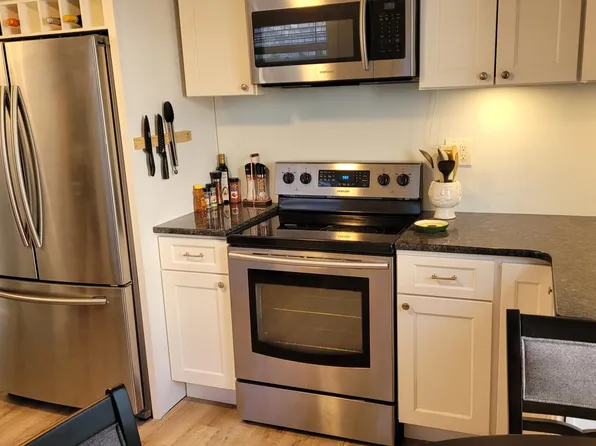 82 Burnside Ave #1, Newport, RI 02840