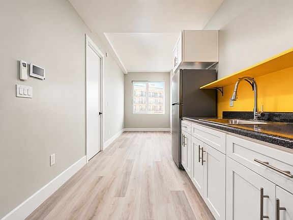 3rd image of 641 E 28th St APT 7B