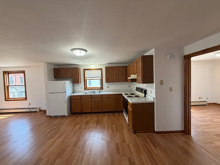 329 Main St #201 — Photo 7