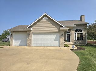 102 N 6th St, Ashkum, IL 60911