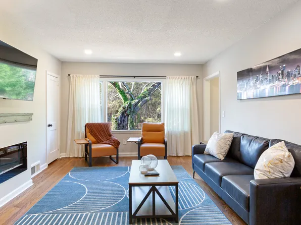 522 Stell Rd, Woodstock, GA 30188