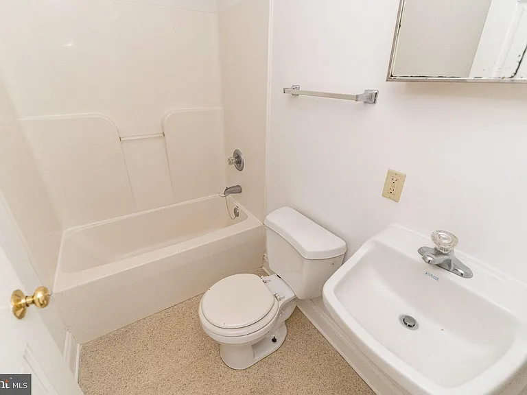 804 Travers St #2 — Photo 20