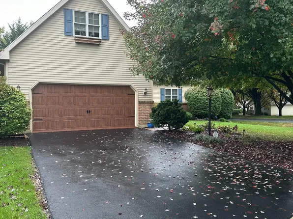 501 Waterside Cir, Lebanon, PA 17042