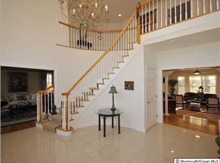 818 Holmdel Rd, Holmdel, NJ 07733