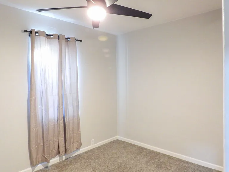 2639 N Fontana Ave — Photo 36