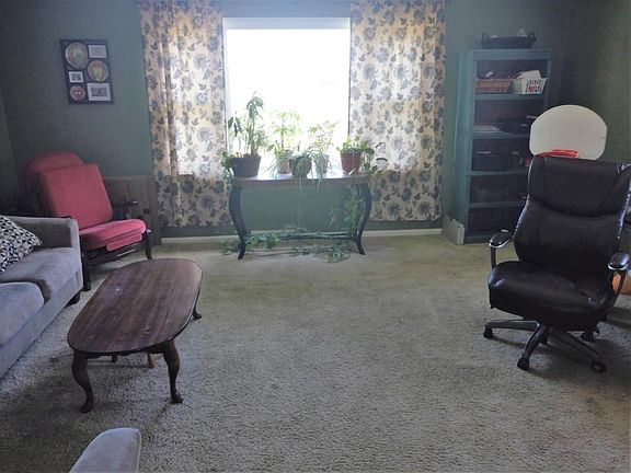 3rd image of 500 Graceland Dr