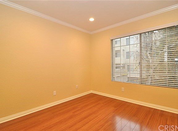 5th image of 5540 Owensmouth Ave APT 103
