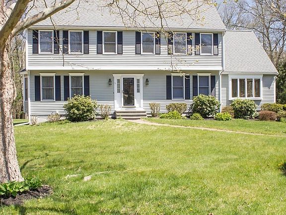 3rd image of 5 Tallwood Dr