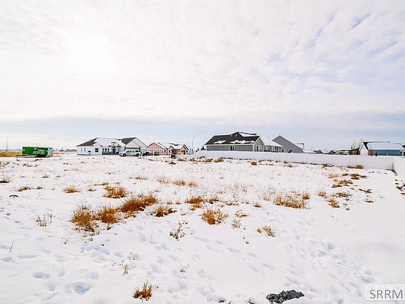 5th image of 298 Palisade Dr.