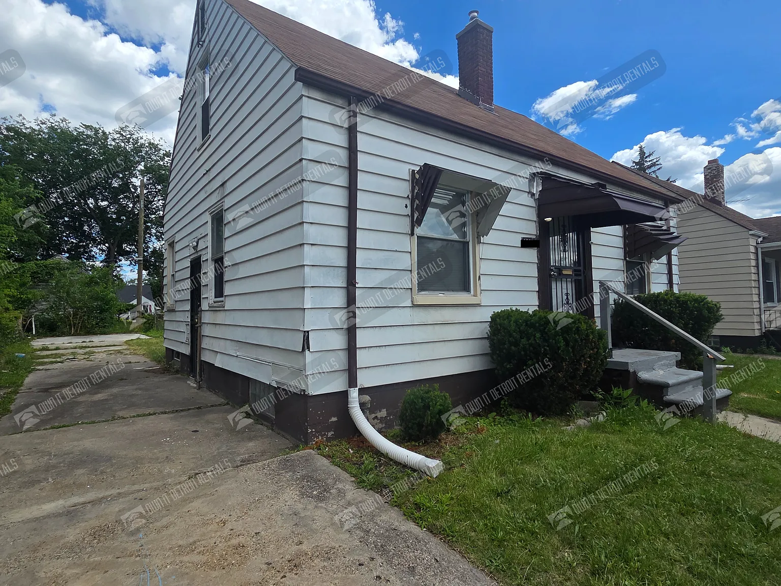 House - Bungalow — Photo 2