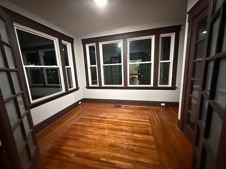 2035 Weyer Ave #5 — Photo 2