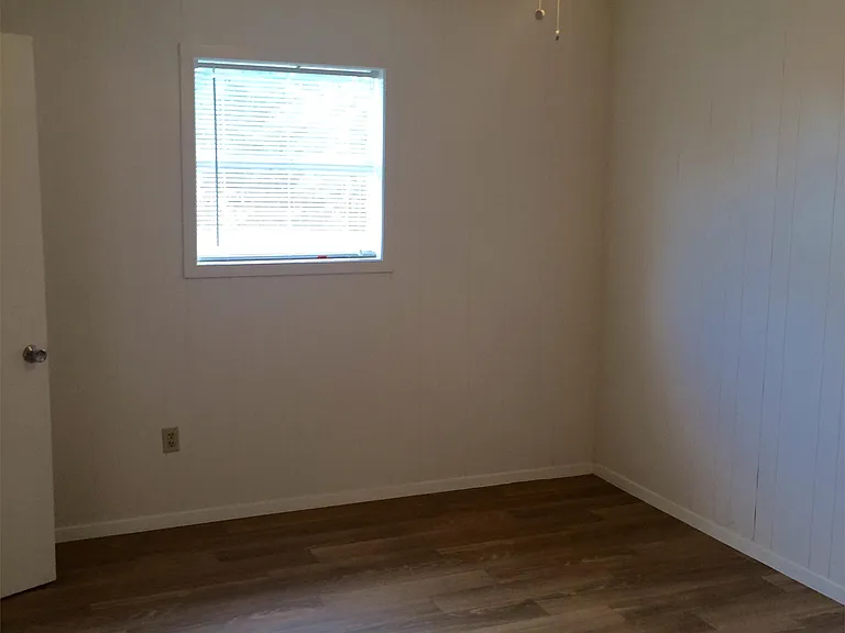 1001 Avenue J #3 — Photo 9