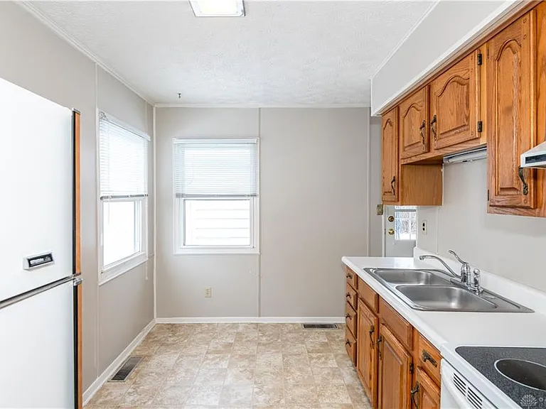 2974 Woodman Dr — Photo 5