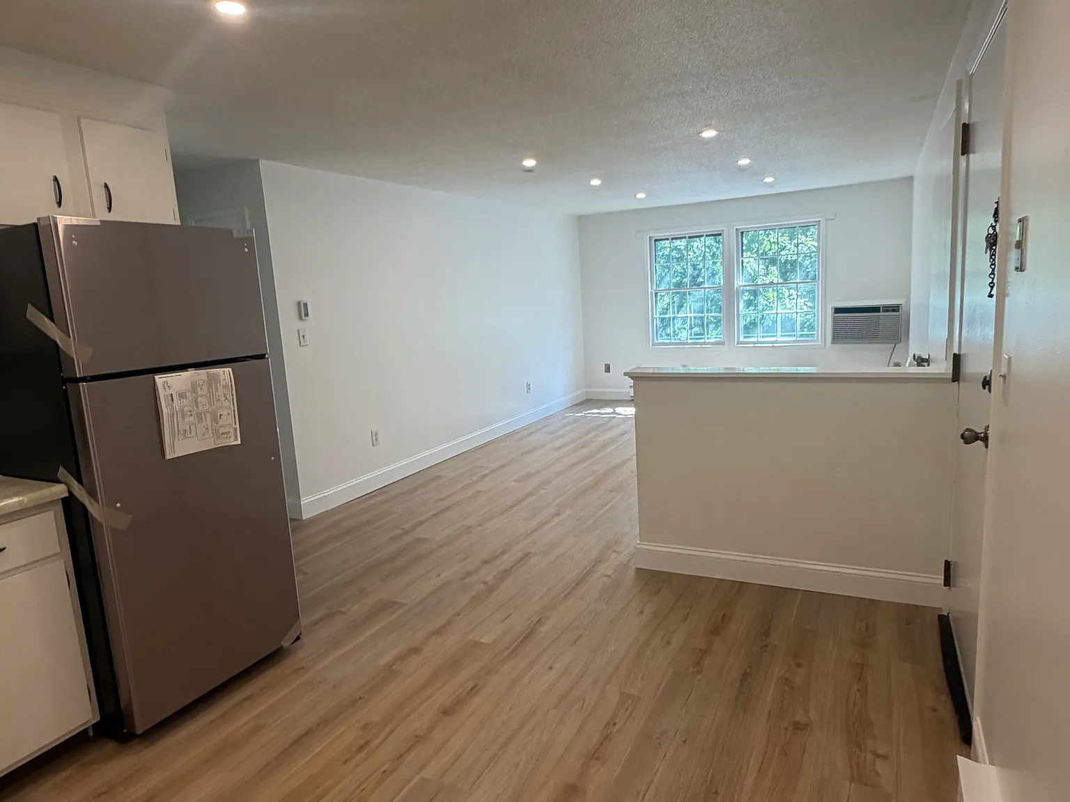 2 bed, 936 sqft, $1,950 — Photo 3