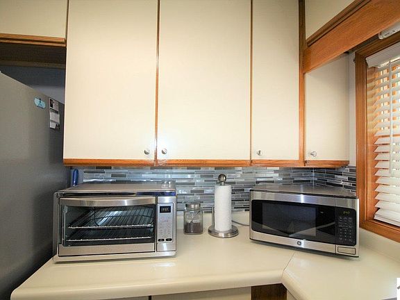 5th image of 455 Forest Cir