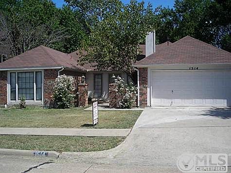 1st image of 1514 Knob Hill Dr