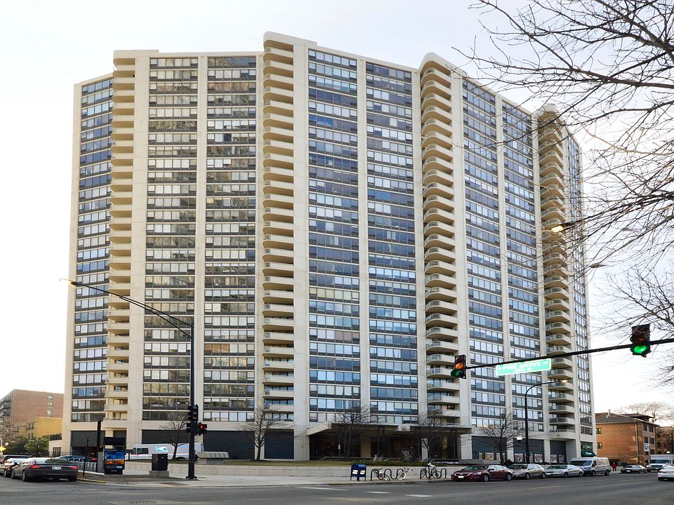 1st image of 3930 N Pine Grove Ave APT 1110