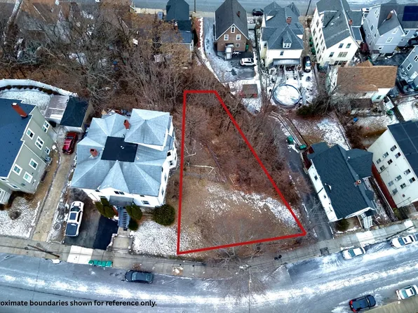 67 Beacon Hill Ave, Lynn, MA 01902