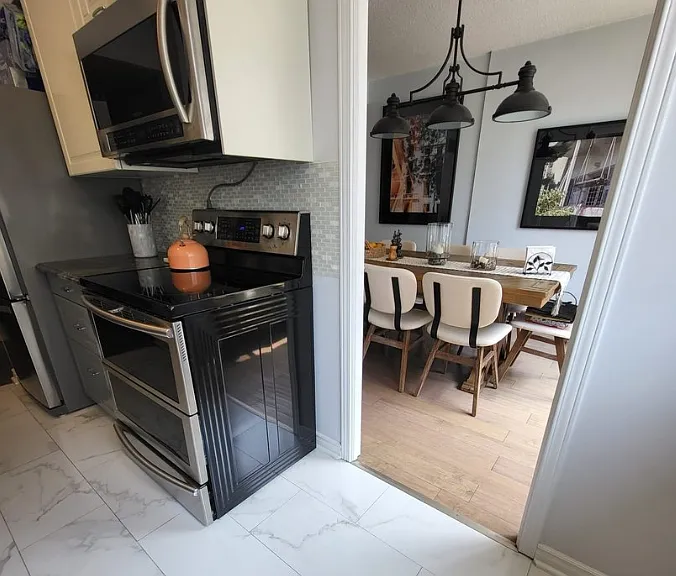 633 Bay St #1013 — Photo 9