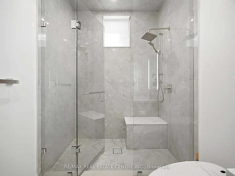 2450 Rebecca St — Photo 48