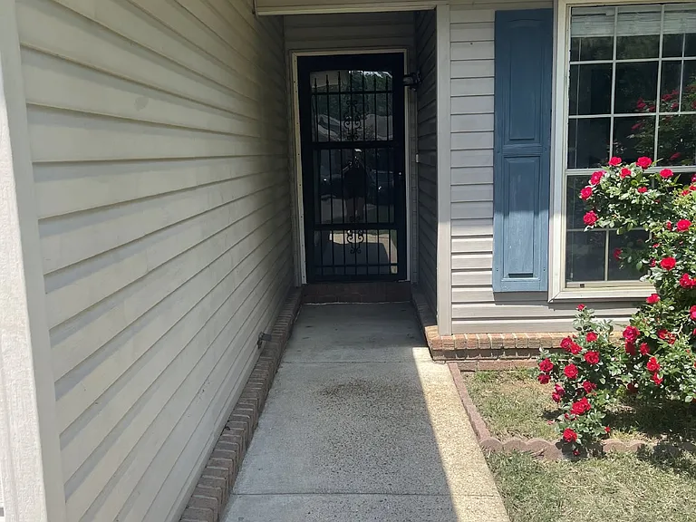1600 Courtney Cv — Photo 3