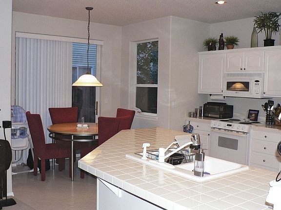 Kitchen and breakfast nook