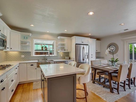 2nd image of 405 Allegan Cir