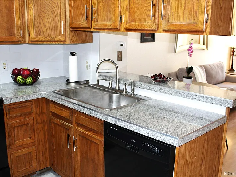 10515 W Dartmouth Ave — Photo 7