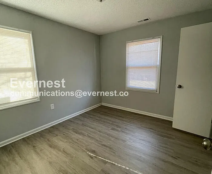 504 E McLelland Ave — Photo 9