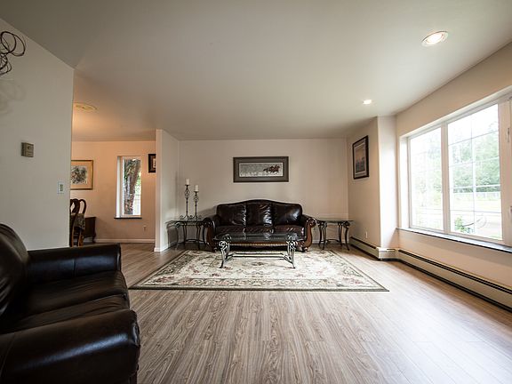 4th image of 489 Snowy Owl Ln