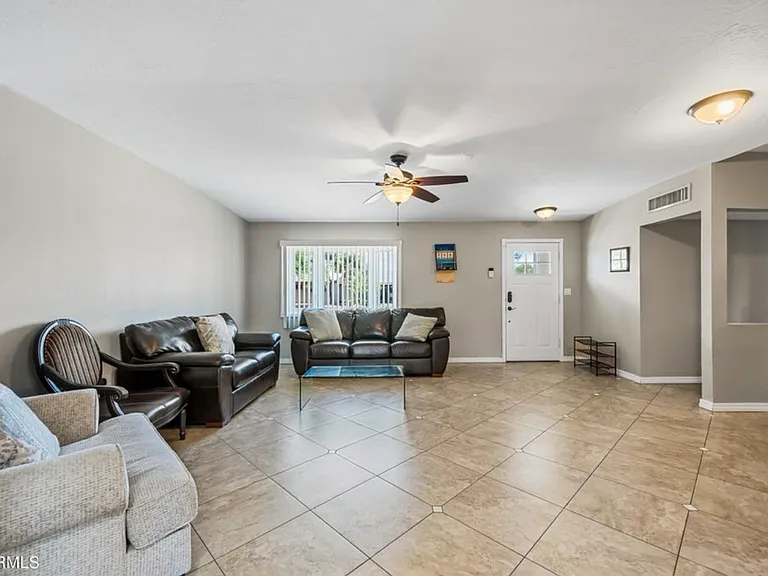 707 E Encanto Dr — Photo 4