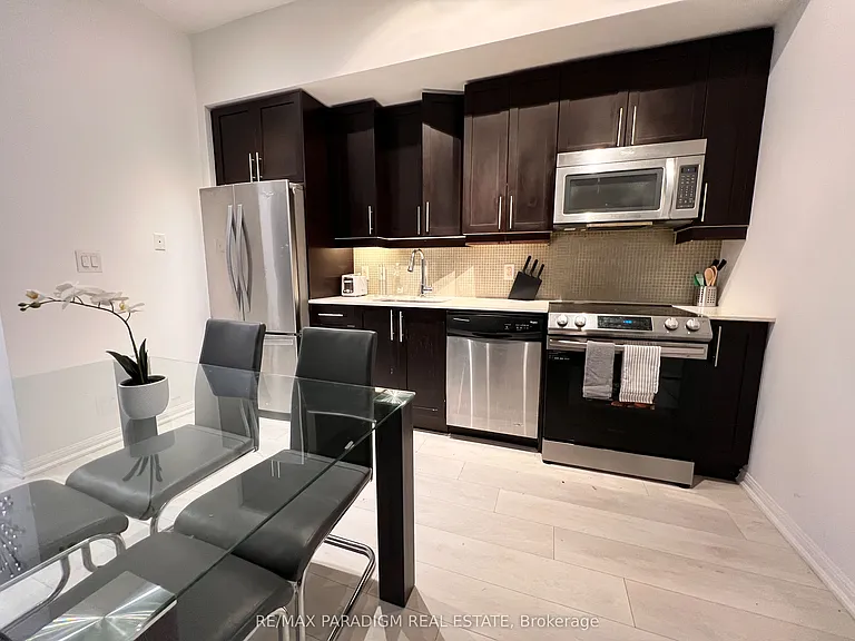 35 Bastion St #109 — Photo 12