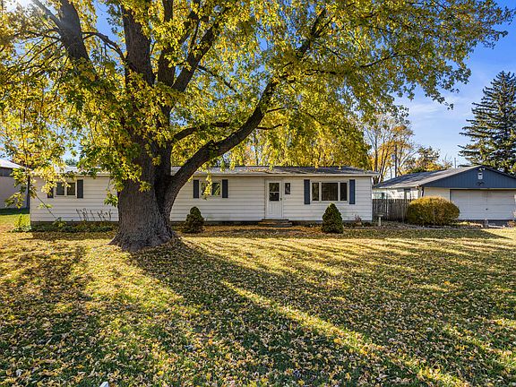 2nd image of 709 W Park St