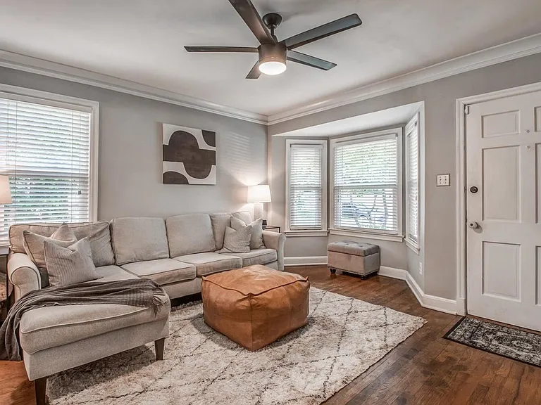 119 S Greer St — Photo 3