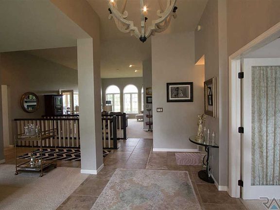 2nd image of 5108 S Saint Andrews Cir