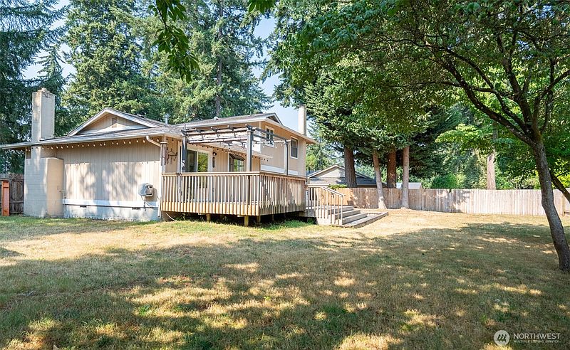 4th image of 6612 Alder Glen Drive SE