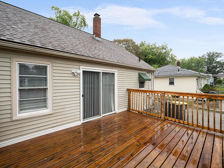 2607 Stanford Ave — Photo 16