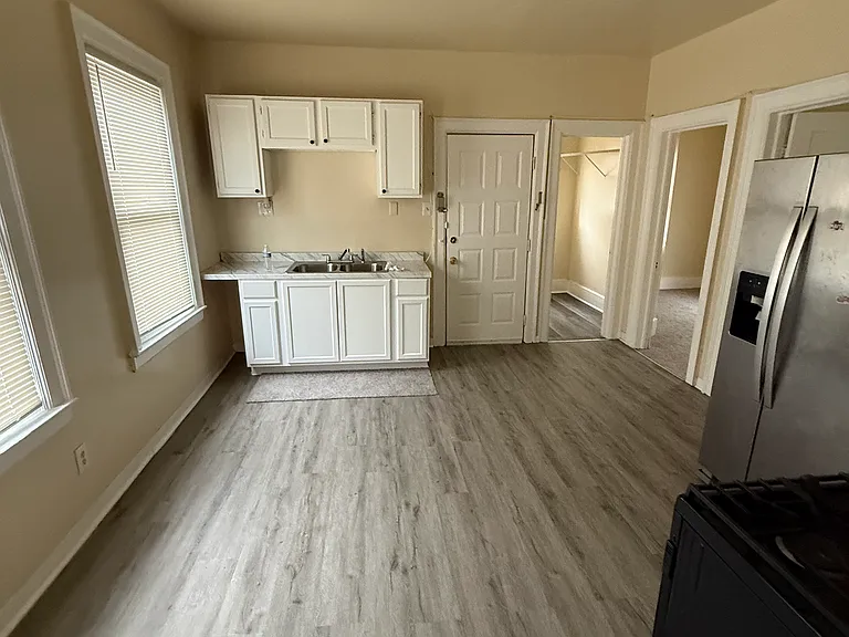 318 Gibson St #2 — Photo 10