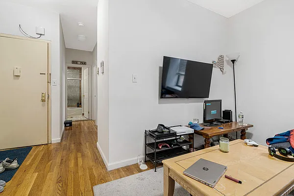 Rented by Compass | media 3