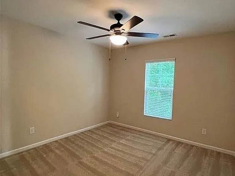 44 Salisbury Ln — Photo 17
