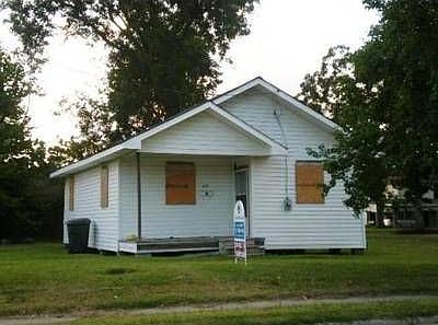 1st image of 1055 Simmons St