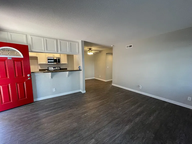 Park Plaza Apartments — Photo 122