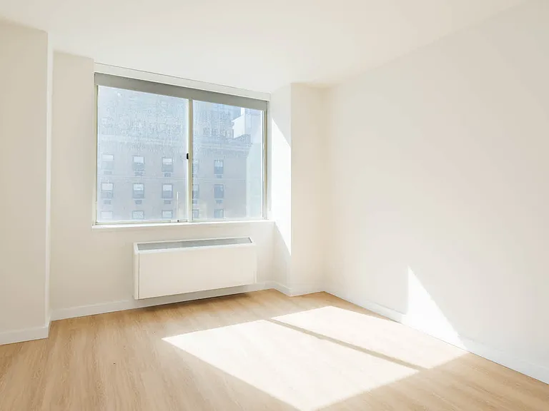 305 W 50th St #19C — Photo 21