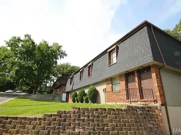 1104 Arrowhead Dr APT B, Collinsville, IL 62234