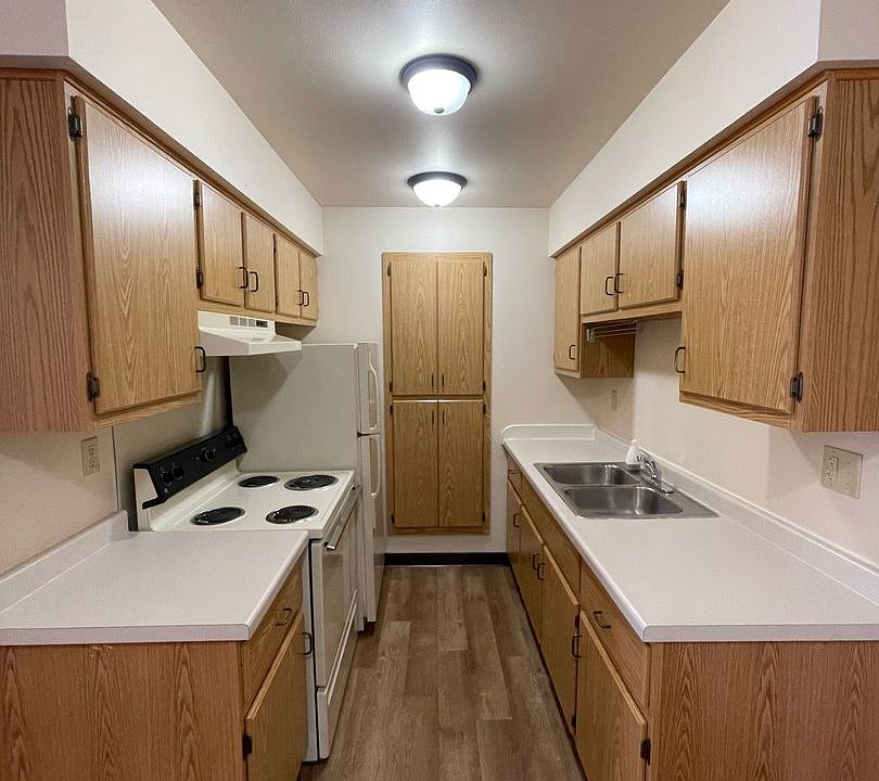 1st image of 655-925 N Westfield St #825-J5