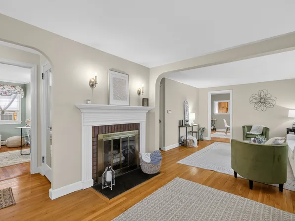 52 Lincoln Street, Cromwell, CT 06416