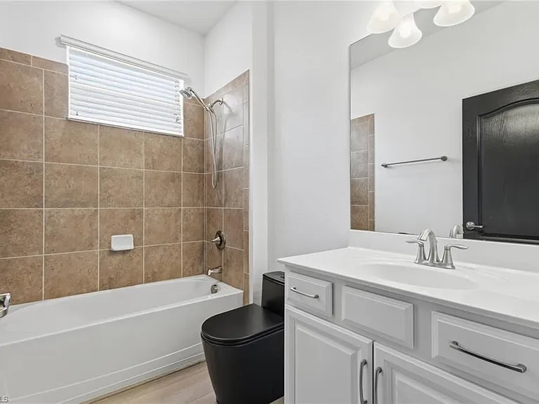 2290 Vermont Ln — Photo 22