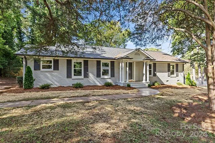 2 bed, 888 sqft, $2,275 — Photo 2
