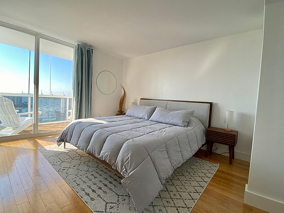 2nd image of 1800 Sunset Harbor Dr #2201